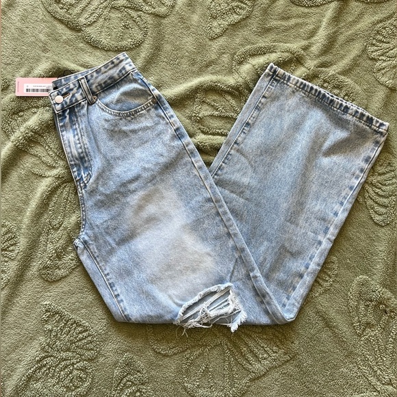 Micas Solid Cut Out Ripped Jeans in Light Wash Blue, size Small, NWT! - Picture 3 of 11